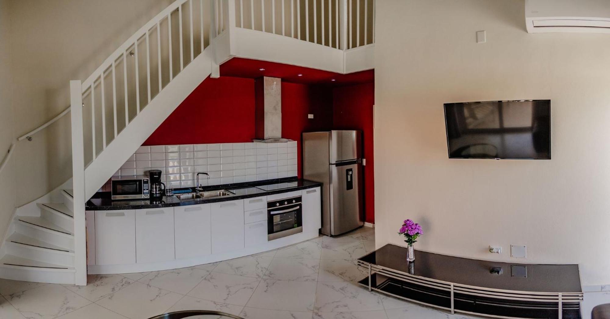 Elegant 2-Bedroom Apartment 2 Km From Eagle Beach 팜비치 외부 사진